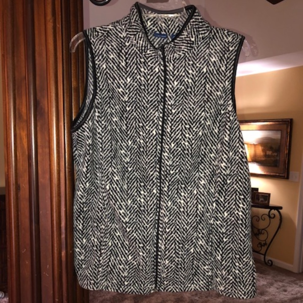 Basic Editions Vest - Picture 4 of 5